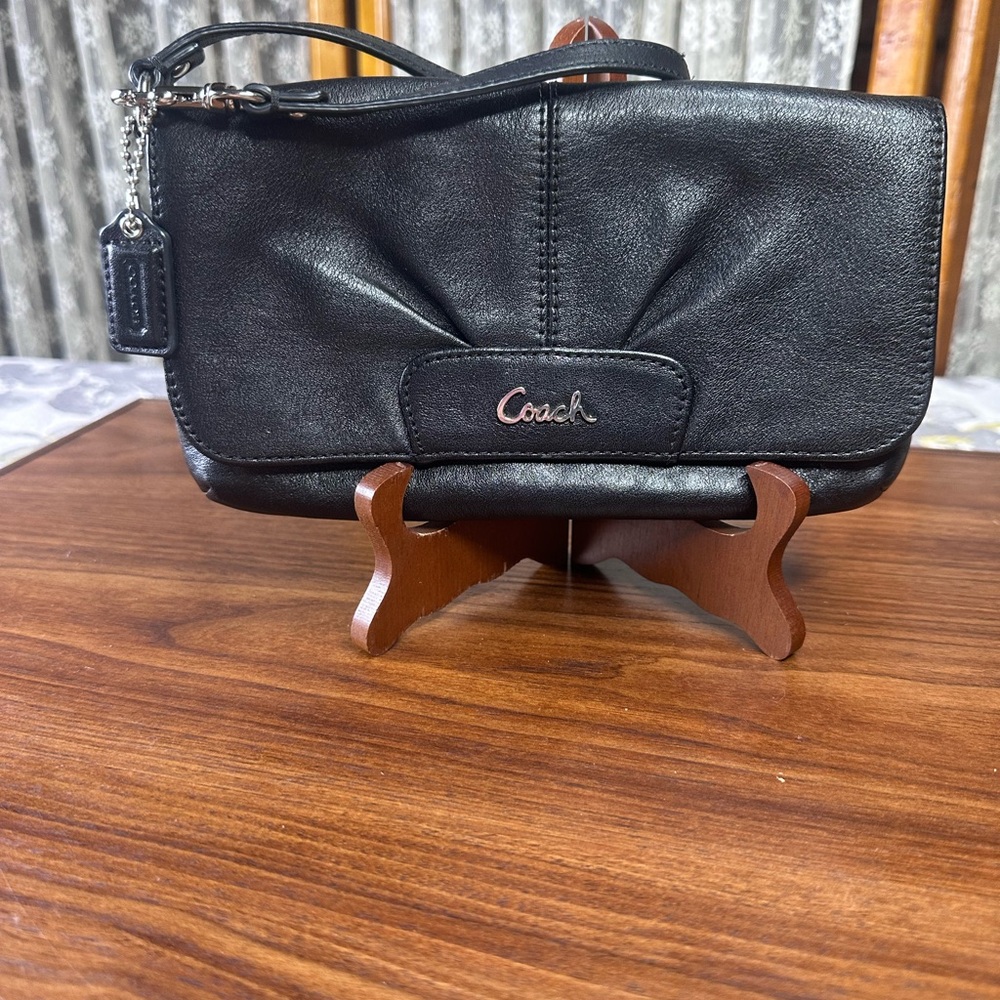 Vintage Coach Ashley Black Leather Clutch
